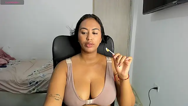 Snapshot of tracycum chatting on October 1, 8:35 pm tracycum online show from October 1, 8:35 pm