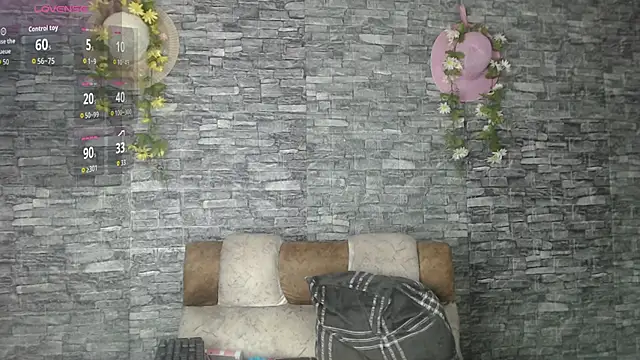 Snapshot of Danna_Paolaa_ chatting on October 18, 7:49 pm Danna Paolaa online show from October 18, 7:49 pm