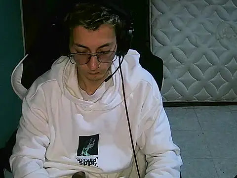 Snapshot of Jughead_16 chatting on September 23, 5:36 am Jughead 16 online show from September 23, 5:36 am