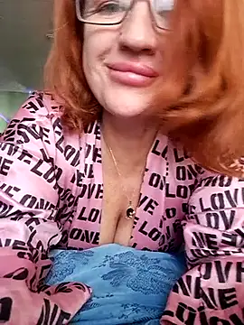 Snapshot of KiraXTender chatting on November 16, 6:07 am KiraXTender online show from November 16, 6:07 am