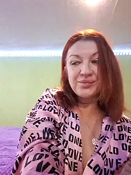 Snapshot of KiraXTender chatting on December 18, 2:16 am KiraXTender online show from December 18, 2:16 am