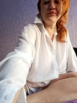Snapshot of KiraXTender chatting on February 21, 8:40 am KiraXTender online show from February 21, 8:40 am