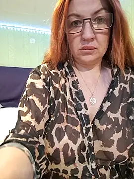 KiraXTender online show from March 3, 12:45 pm