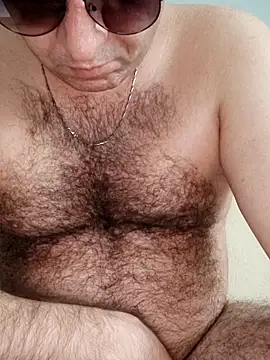 Snapshot of fraud705 chatting on December 4, 1:43 pm fraud705 online show from December 4, 1:43 pm