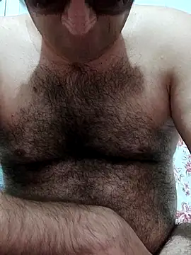 Snapshot of fraud705 chatting on October 5, 3:19 am fraud705 online show from October 5, 3:19 am