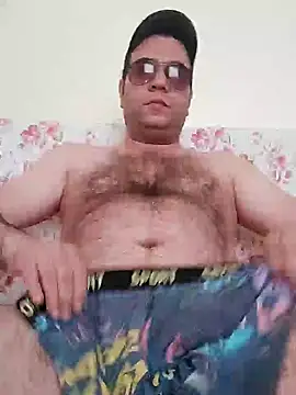 Snapshot of fraud705 chatting on December 25, 12:05 pm fraud705 online show from December 25, 12:05 pm