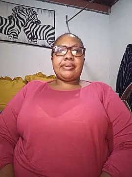 Snapshot of YELLOW_BONE chatting on June 20, 8:03 pm YELLOW BONE online show from June 20, 8:03 pm