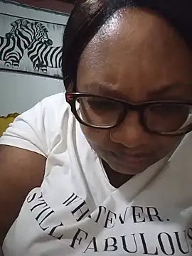 Snapshot of YELLOW_BONE chatting on July 16, 9:23 pm YELLOW BONE online show from July 16, 9:23 pm