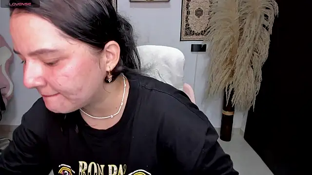 Snapshot of ibeth_diaz chatting on June 15, 1:28 am ibeth diaz online show from June 15, 1:28 am