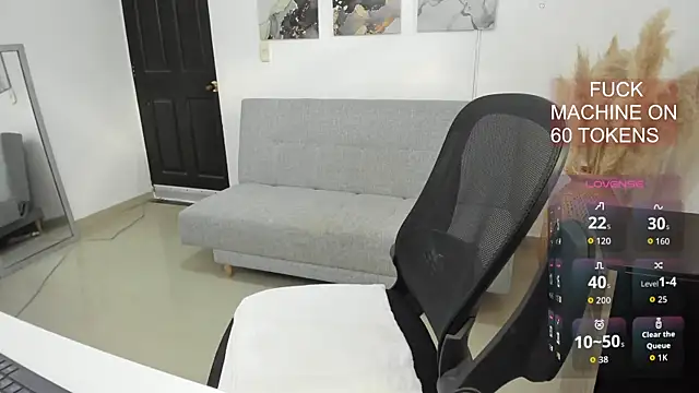 Valentina      online show from December 13, 8:04 pm