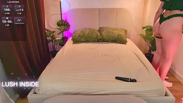 Pretty Alison online show from November 25, 2:17 pm