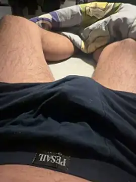 spritzerboy23 online show from December 21, 10:43 pm