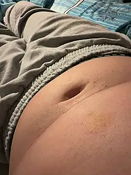 spritzerboy23 online show from March 20, 7:04 pm