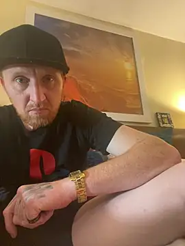 b1gd1ckg1nger86 online show from March 12, 7:47 pm