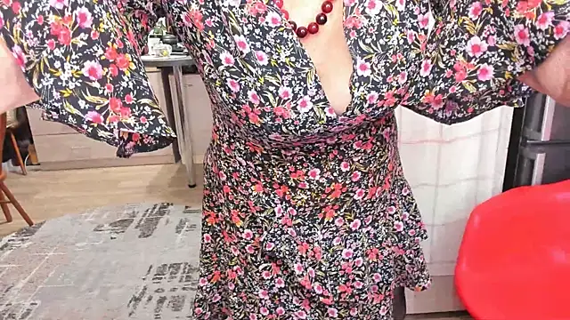 Snapshot of Tina_Joness chatting on October 2, 6:11 pm Tina Joness online show from October 2, 6:11 pm