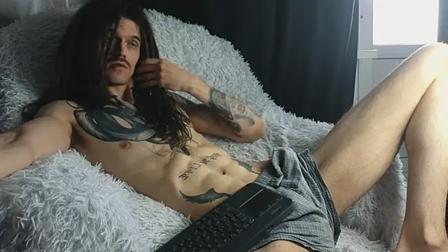 Snapshot of TechnoJesus chatting on January 18, 11:13 am TechnoJesus online show from January 18, 11:13 am