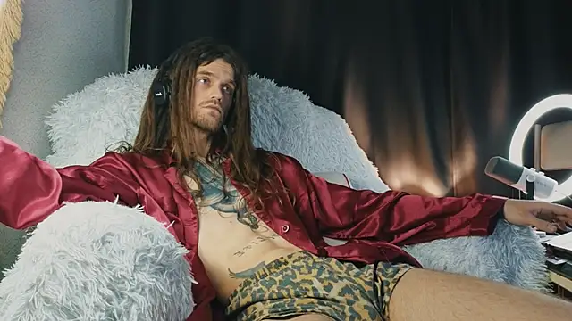 Snapshot of TechnoJesus chatting on February 20, 7:49 pm TechnoJesus online show from February 20, 7:49 pm