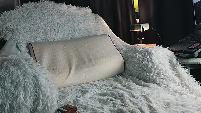 Snapshot of TechnoJesus chatting on March 2, 1:18 pm TechnoJesus online show from March 2, 1:18 pm