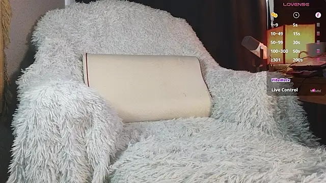 Snapshot of TechnoJesus chatting on February 10, 9:08 am TechnoJesus online show from February 10, 9:08 am