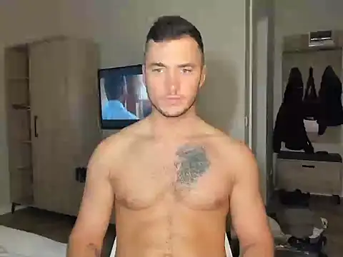 Snapshot of paulblack21 chatting on April 3, 9:21 pm paulblack21 online show from April 3, 9:21 pm