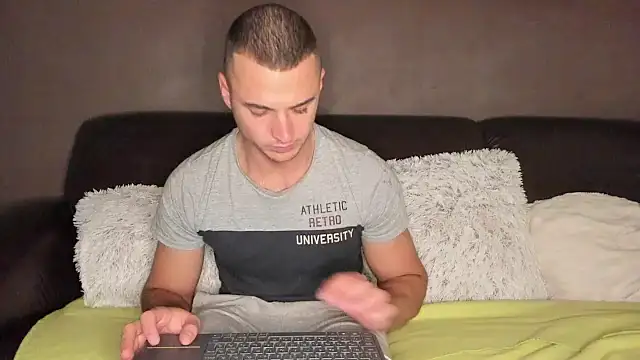 paulblack21 online show from November 5, 6:11 pm