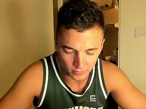 Snapshot of paulblack21 chatting on February 17, 7:22 pm paulblack21 online show from February 17, 7:22 pm