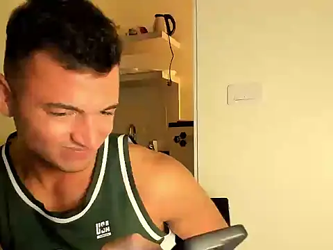 Snapshot of paulblack21 chatting on February 16, 3:10 pm paulblack21 online show from February 16, 3:10 pm