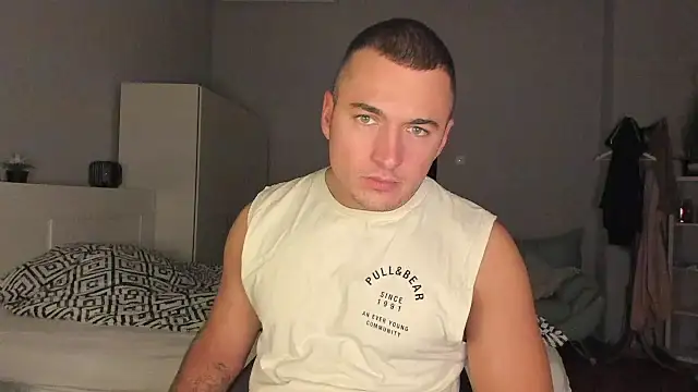 paulblack21 online show from November 17, 9:30 pm