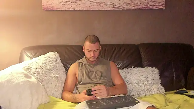 Snapshot of paulblack21 chatting on October 26, 12:55 am paulblack21 online show from October 26, 12:55 am