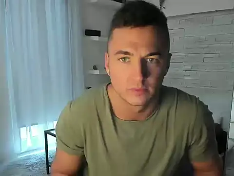 Snapshot of paulblack21 chatting on February 22, 6:38 am paulblack21 online show from February 22, 6:38 am