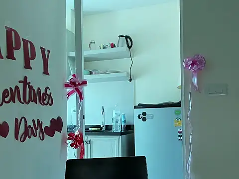 Snapshot of paulblack21 chatting on February 14, 7:08 am paulblack21 online show from February 14, 7:08 am