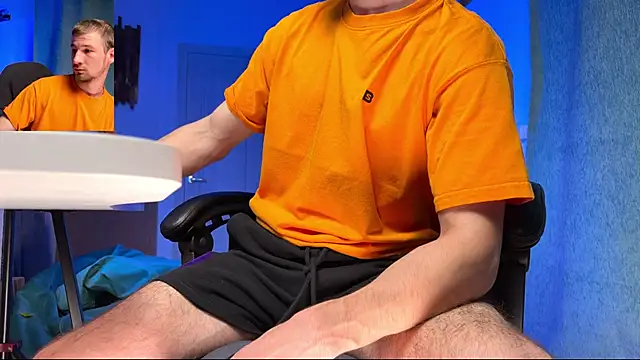 Snapshot of Farmer_James chatting on September 19, 12:20 pm Farmer James online show from September 19, 12:20 pm