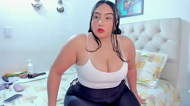 NayaWayne online show from September 28, 6:37 pm