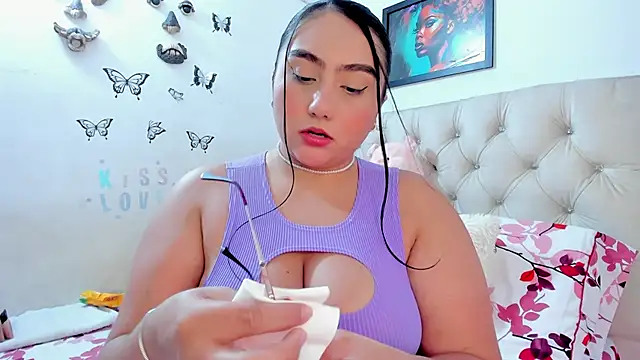 NayaWayne online show from March 14, 4:24 pm