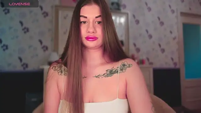 JuicyHelenX online show from October 1, 2:10 pm