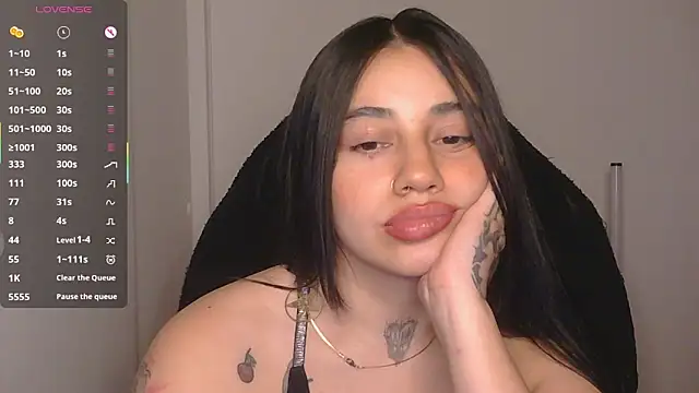 val bardot online show from April 11, 10:13 pm