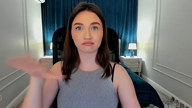 GracefulLook online show from February 15, 7:39 pm