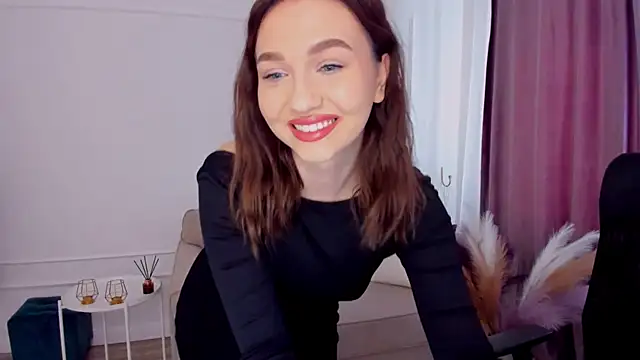 GracefulLook online show from March 12, 7:46 am