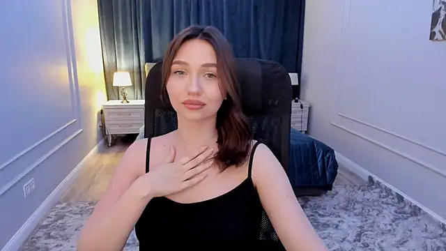 GracefulLook online show from March 18, 2:40 am