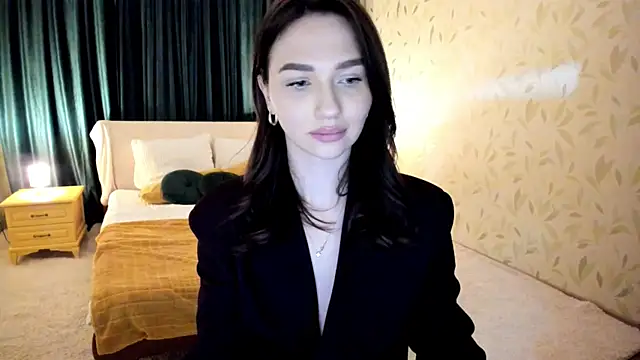 GracefulLook online show from October 4, 7:48 pm