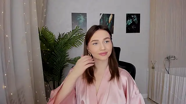 GracefulLook online show from February 24, 3:44 am