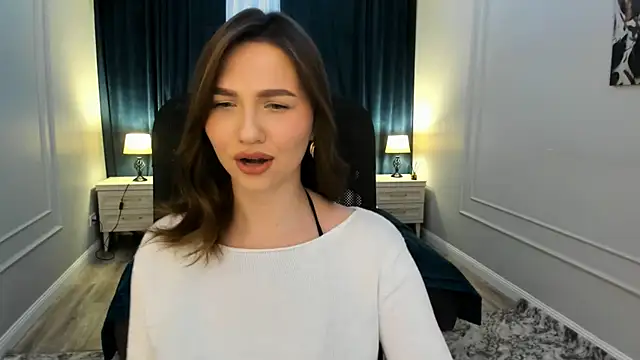 GracefulLook online show from March 2, 2:47 pm