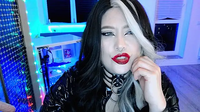 wickedxqueen online show from March 22, 9:27 pm