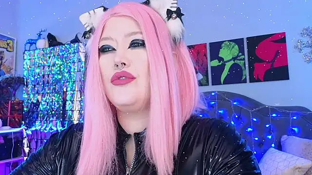 wickedxqueen online show from January 3, 4:33 am