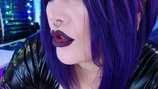 wickedxqueen online show from March 16, 5:36 am