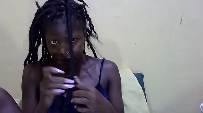 Snapshot of Slender-simple1 chatting on March 3, 9:24 am Slender-simple1 online show from March 3, 9:24 am