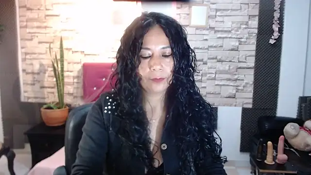MarianaNight02 online show from December 30, 11:17 pm