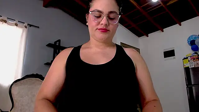 maela1 online show from October 17, 6:10 pm