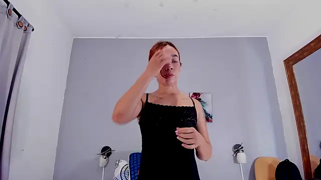 Snapshot of Estrella_Duran chatting on July 17, 12:24 pm Estrella Duran online show from July 17, 12:24 pm