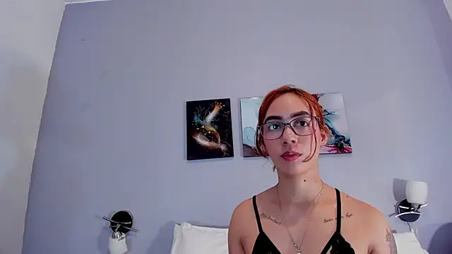Snapshot of Estrella_Duran chatting on June 4, 12:21 pm Estrella Duran online show from June 4, 12:21 pm